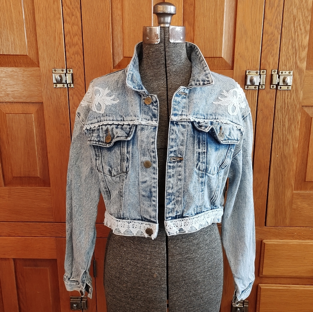Vintage 90's Chazzz stonewash denim & lace cropped denim jean jacket
